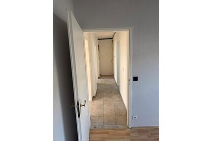 3-ZKB Dachgeschosswohnung + Garage in Mannheim-Rheinau - Auch WGs