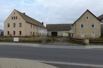 Großer Dreiseitenhof in der Gemeinde Liebschützberg zu verkaufen - Liebschützberg OT Laas