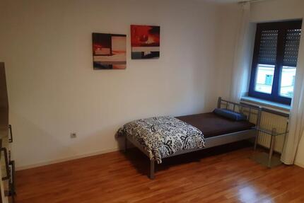 Kleine möblierte Wohnung - 430,00&nbsp;EUR Kaltmiete, ca.&nbsp; 31,00&nbsp;m&sup2; in Ergoldsbach (PLZ: 84061) Langenhettenbach