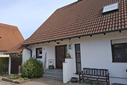 Gepflegte DHH mit Einliegerwohnung in Top‑Lage Ulm‑Mähringen!