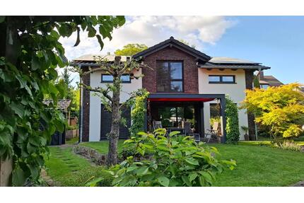 Provisionsfrei! Stilvolles Haus mit idyll. Garten in Berenbostel - Garbsen