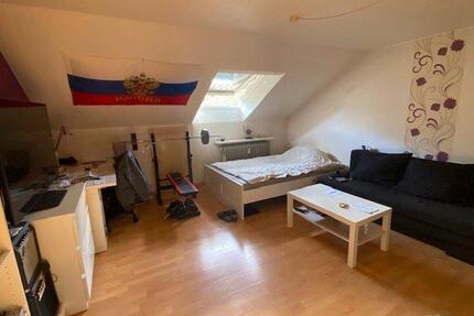 Uni-nahe 1-Zimmer-DG-Wohnung mit Küche, Keller und Stellplatz - Tübingen Schönblick / Winkelwiese