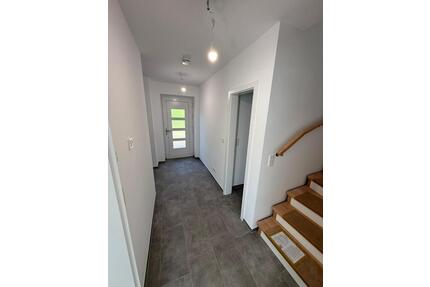 Neubau-Doppelhaushälfte mit Stil und Raum - Loxstedt