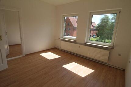 Emden - Barenburg: Entspannte Lebensqualität in moderner 2-Zimmer-Wohnung mit Balkon!