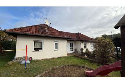 Haus zum Kaufen in Neuhausen 289.000,00 € 260 m²