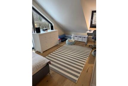 Möbliertes Zimmer in schönem Haus in Grünwald zu vermieten