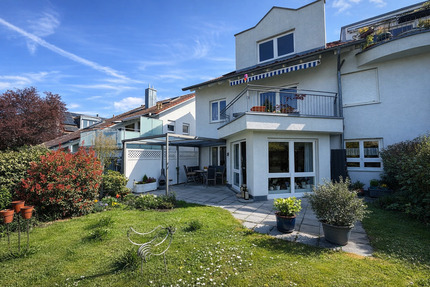 Großzügige, exkl. ausgestattete 4,5-Zimmer-Maisonettewohnung m. Terrasse u. schönem Gartenbereich - Filderstadt Bernhausen