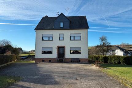 Freistehendes Haus mit Garten in naturnaher Lage - Morbach