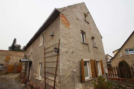 Haus zum Kaufen in Hohenmölsen 56.000,00 € 120 m²