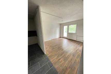 ! ERSTBEZUG ! Wohnen in Familiengerechter Lage - Schneeberg Neustädtel