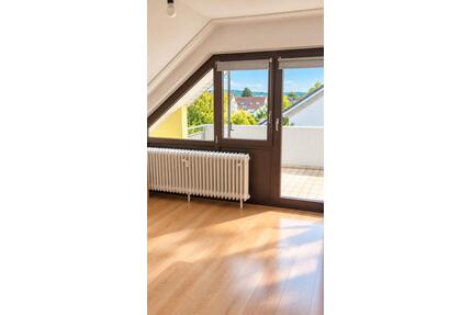 Helle 2-Zimmer-DG Wohnung mit Balkon, Einbauküche & Garten - Ludwigsburg Hoheneck