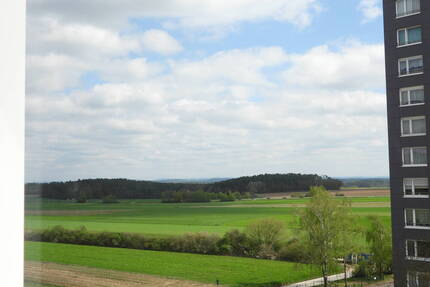 Machen Sie Ihren Traum wahr! Sanierte 3 Zi.. Wohnung mit Fernblick! - Schwabach Eichwasen