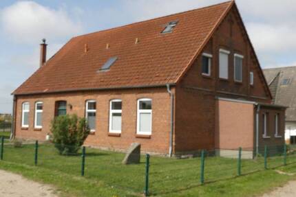 großes solides Wohnhaus mit 3 Wohneinheiten in Neukloster Perniek