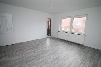 Emden - Barenburg: Moderne 3-Zimmer-Wohnung im II OG mit Balkon!