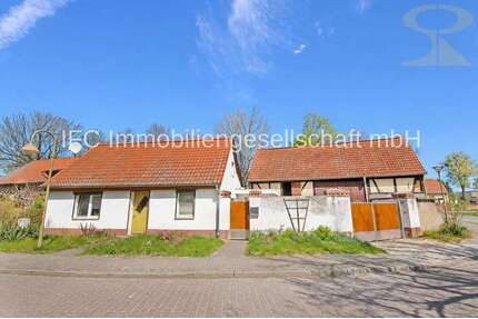 Haus zum Kaufen in Zerbst (Anhalt) 49.000,00 € 111 m²
