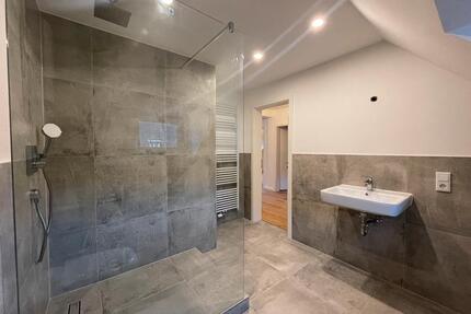 OBK ! Sanierte 3-Zi-Whg mit Balkon - Düsseldorf Niederkassel