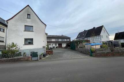 Haus zum Kaufen in Görgeshausen 299.000,00 € 250 m²