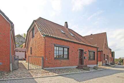 Haus zum Kaufen in Bad Segeberg 239.000,00 € 120 m²
