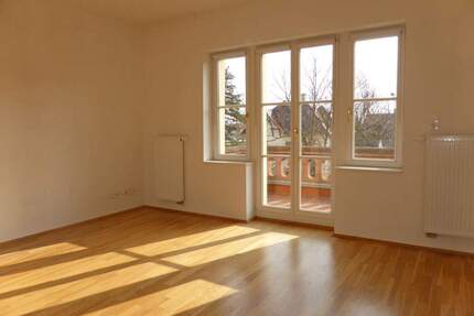 Vermietete 4-Raum-Wohnung mit Stellplatz im hochwertig sanierten Wohnensemble 