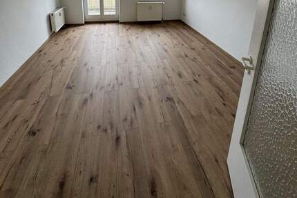 Sehr schöne 4-R-Wohnung in MD-Stadtfeld -Ost im EG.ca.94m² zu vermieten ! - Magdeburg Stadtfeld Ost