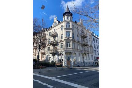 Exklusive 3-ZKB Dachgeschoss-Altbauwohnung in Wiesbaden