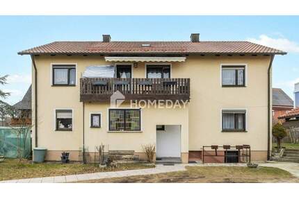 Großzügig & vielseitig: Zweifamilienhaus mit Garten, 2 Garagen und Balkonen in Krondorf - Schwandorf