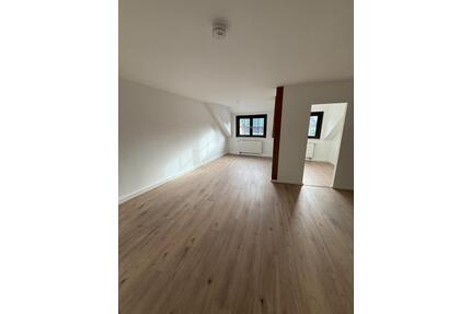 2,5-Raum DG-Wohnung direkt am Markt in Kahla