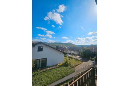 Helle 2-ZKB-Wohnung in Traisen mit wunderschönem Ausblick - Hargesheim