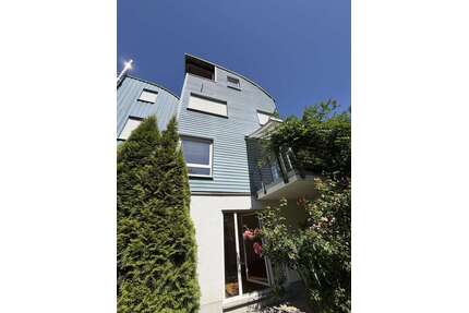 Haus zum Kaufen in Freiburg 1.090.000,00 € 200 m²