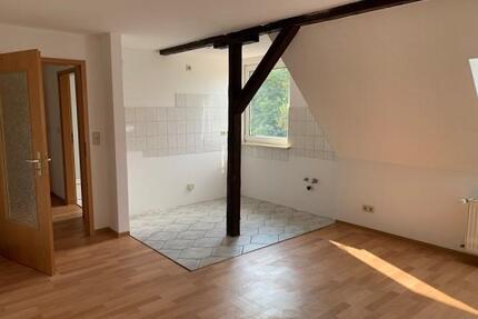 Single-Wohnung im Dachgeschoss mit Fachwerkcharme - Oschersleben (Bode)