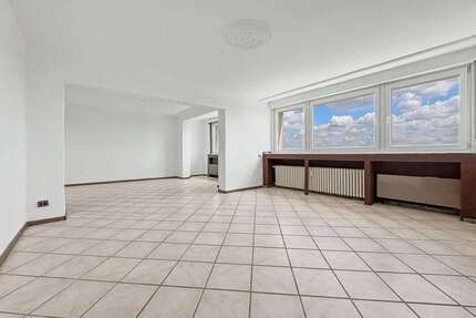 Wohnung zum Kaufen in Duisburg 195.000,00 € 100 m²