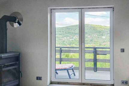 Großes Naturgrundstück in Suhl mit Gartenhaus und Terrasse