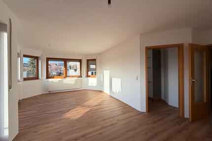 3 Zimmer Wohnung mit EBK Garage Balkon Modern in Altensteig