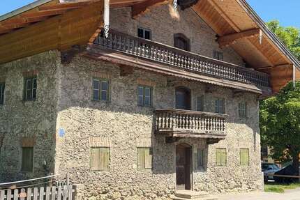 Haus zum Kaufen in Brannenburg 370.000,00 € 220 m²