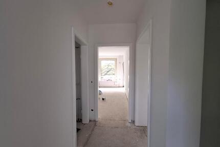 Frisch sanierte 2-Zimmer-Wohnung mit Balkon in Düsseldorf-Eller