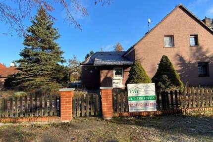 Ihr Projekt in Seenähe: Haus mit Charakter und weiterem Bebauungspotenzial - Strausberg