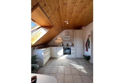 Vermiete DG Wohnung in Höchberg