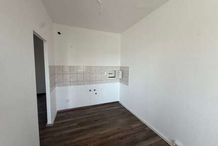 Wohnung zum Mieten in Halle (Saale) 324,00 € 56.02 m²
