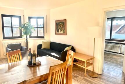 Möbliert: Große, helle 4-Zi.-Whg. in Neufahrn b. Freising - Neufahrn bei Freising Mintraching-Grüneck