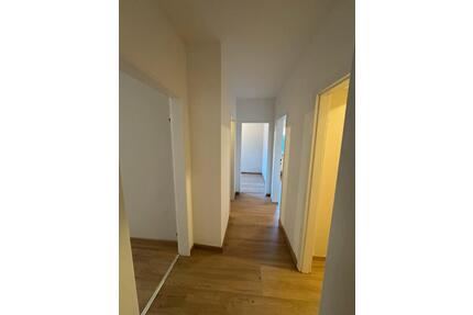 Attraktive, neu sanierte 3 Zimmer-Wohnung in Hamburg-Wandsbeck