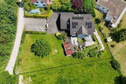 Haus zum Kaufen in Rösrath-Bleifeld 1.100.000,00 € 313.4 m²