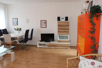 Helle vollausgestattete 2-Zi Wohnung nähe Uni u. Limbecker Platz - Essen Stadtkern