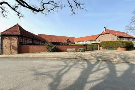 Haus zum Kaufen in Wolfsburg 785.000,00 € 470 m²