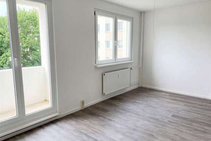 Wohnung zum Mieten in Halle (Saale) 339,00 € 57.31 m²