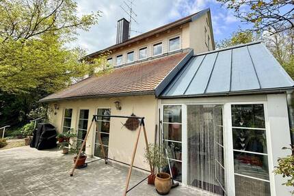 Einfamilienhaus mit großem Garten und Fernblick - Bruckberg