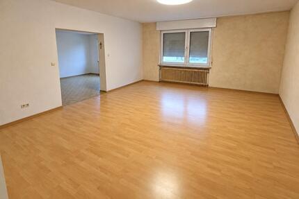 Großzügige 4-ZiKB-Wohnung, verkehrsgünstig in Groß-Zimmern