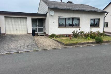 Freistehendes Einfamilienhaus in Niederwörresbach zu verkaufen. - Idar-Oberstein