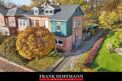 Attraktive Doppelhaushälfte! Historischer Charme trifft auf Moderne in TOP Lage von Glückstadt