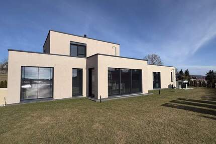 Moderner Neubau mit Doppelgarage - Meßstetten