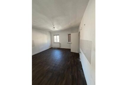 1 Zimmer-Wohnung mit Balkon - 410,00&nbsp;EUR Kaltmiete, ca.&nbsp; 49,00&nbsp;m&sup2; in Solingen (PLZ: 42655) Mitte